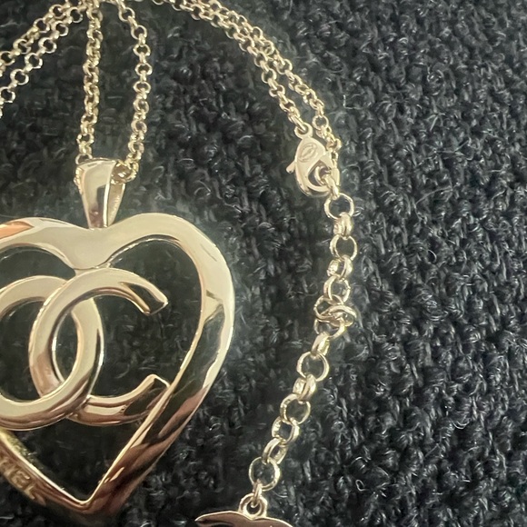 Gold Heart Pendant Necklace - Picture 8 of 9